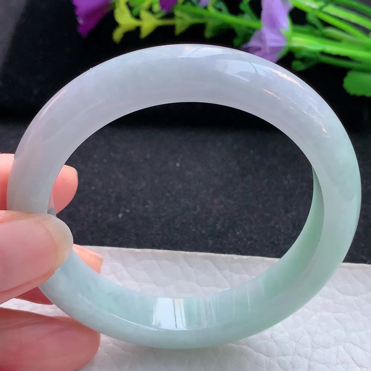 js实拍54.5*12*8.4平安镯 翡翠A货手镯水润半山水宽边正圈玉镯子