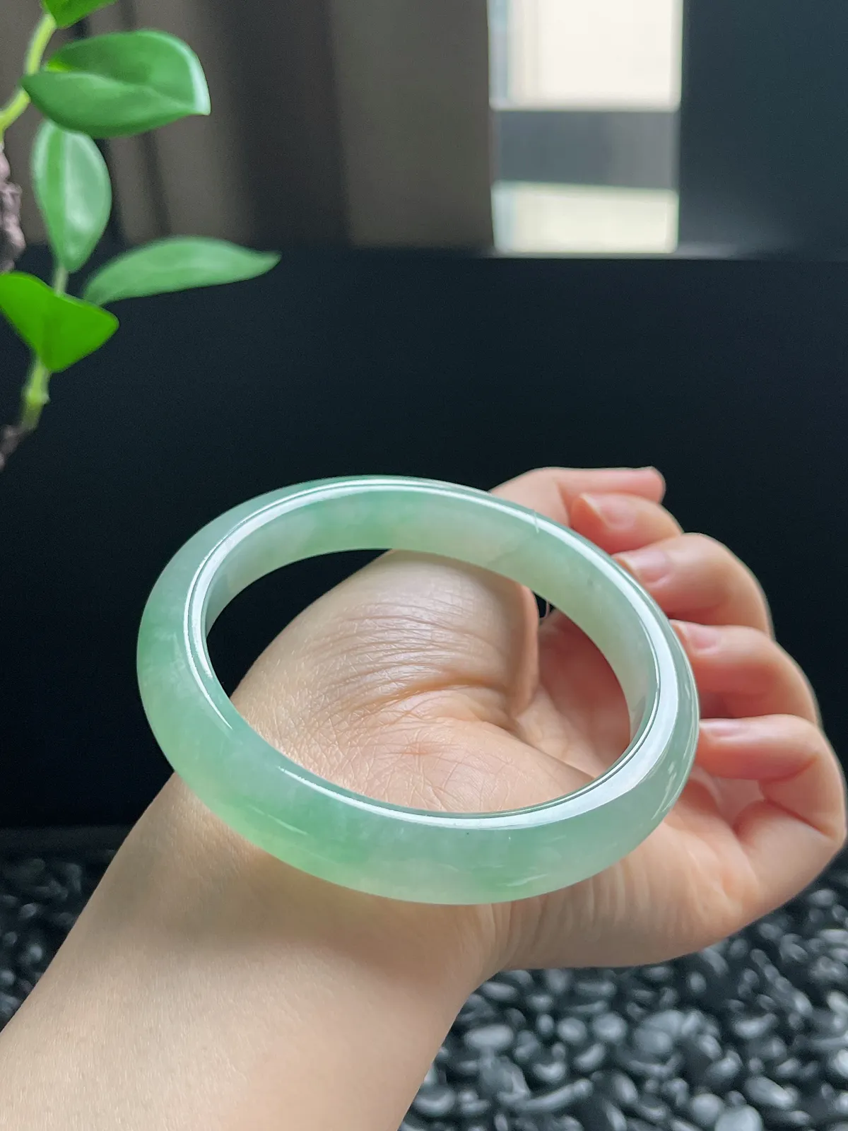 正圈62圈口，翡翠冰糯种绿色手镯