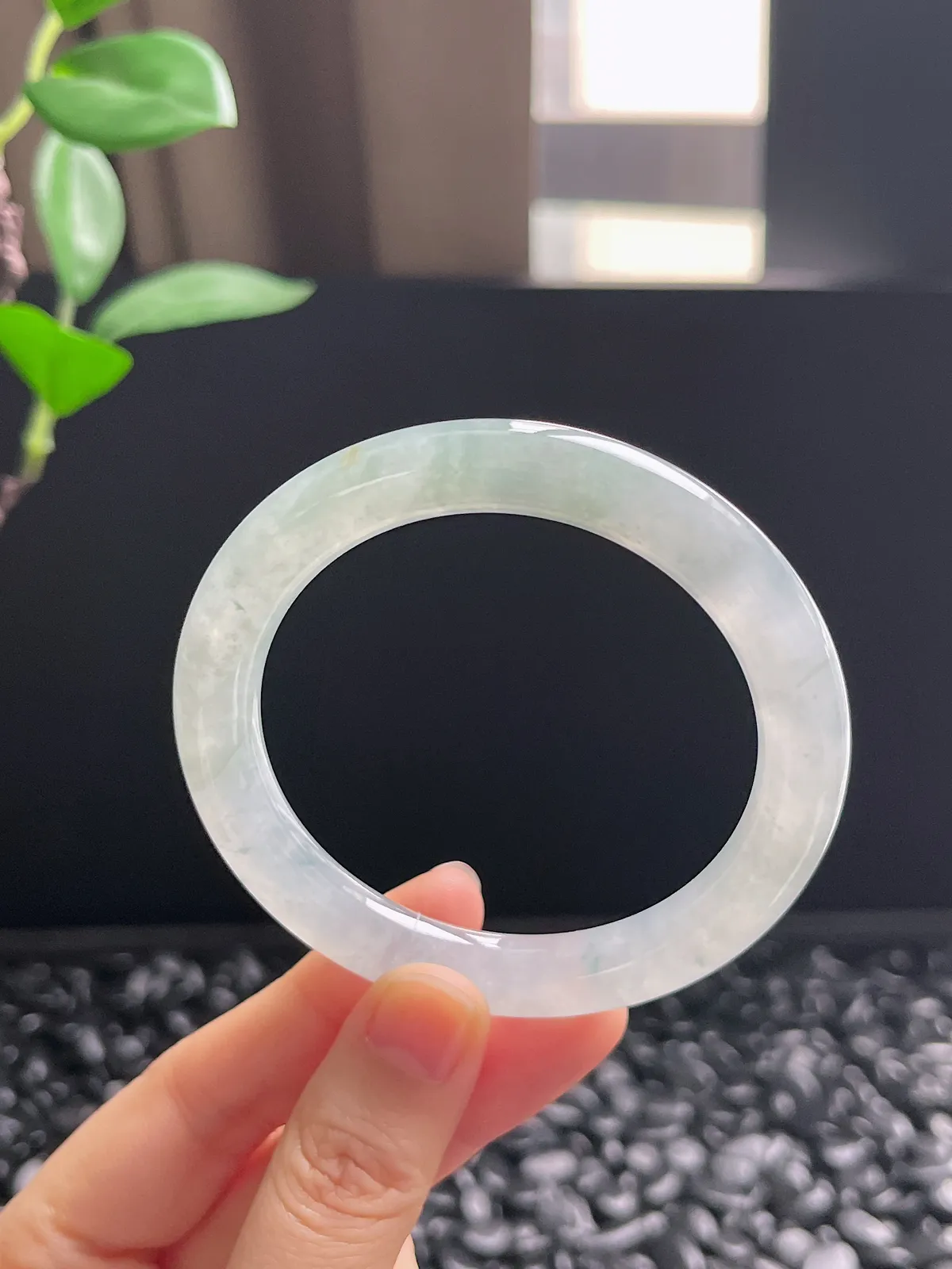 圆镯53.8圈口，翡翠冰糯种白色手镯