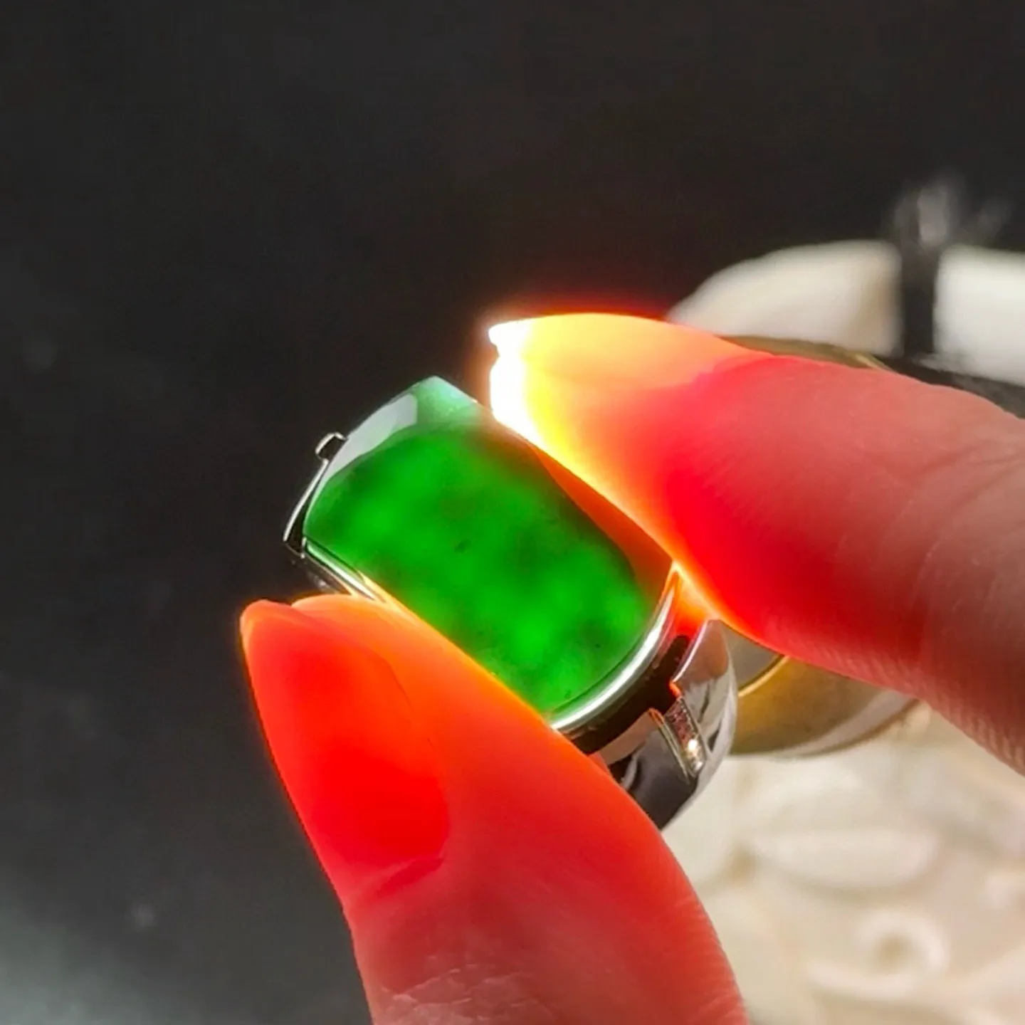 精品18k墨翠马鞍男戒 重金豪镶 打灯通透 油性十足 尺寸16.2