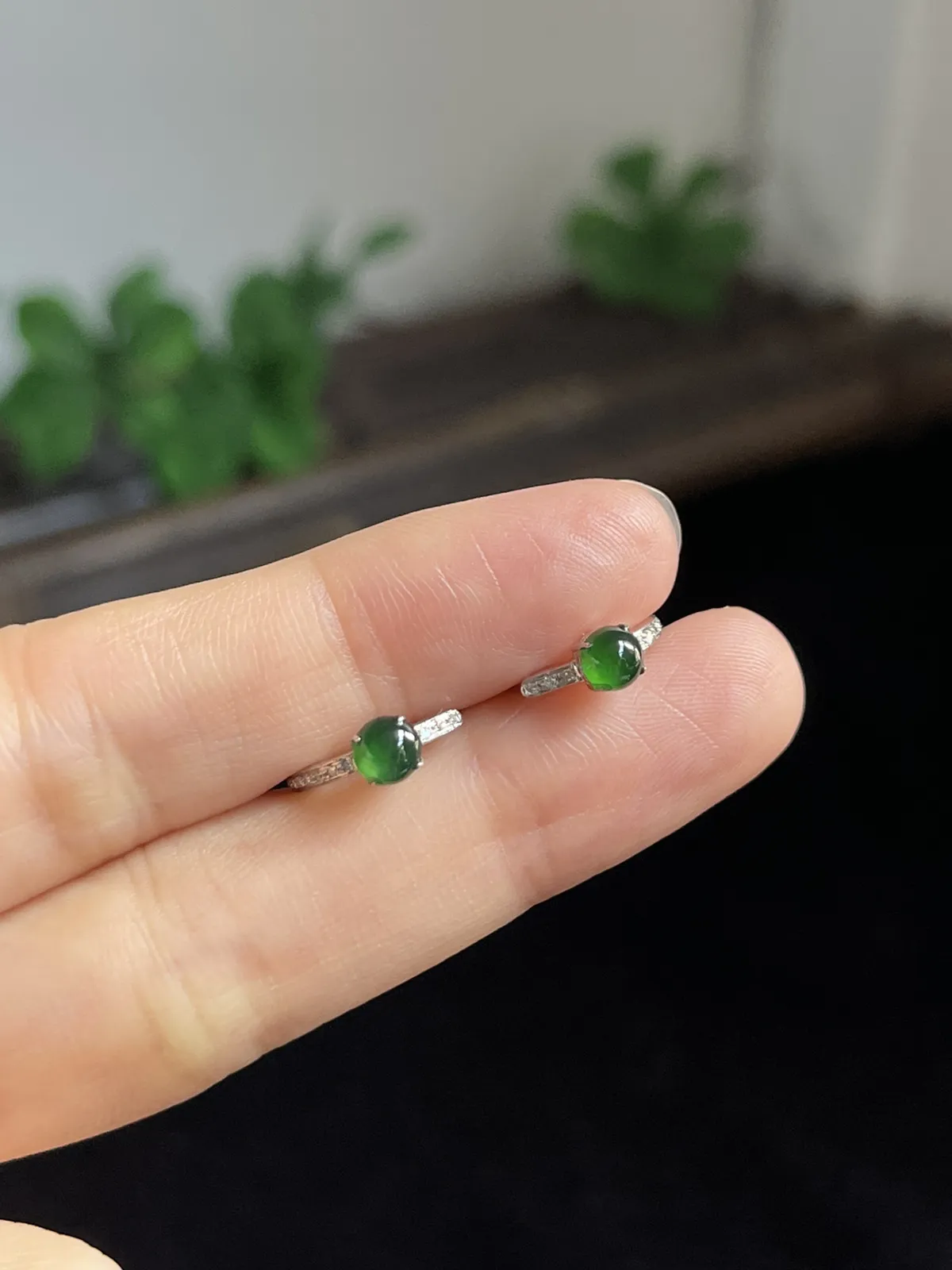 翡翠18K耳钉，美丽灵动