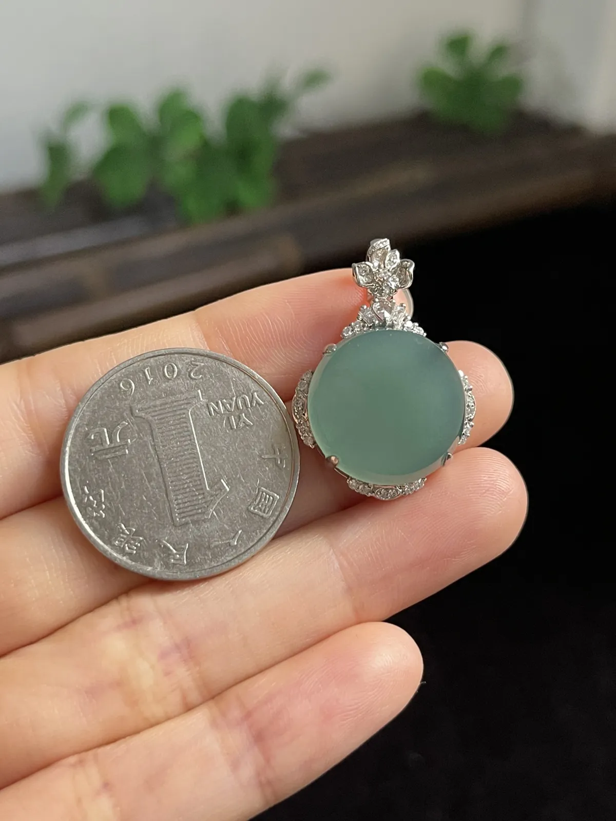 翡翠挂坠，印记：G18K