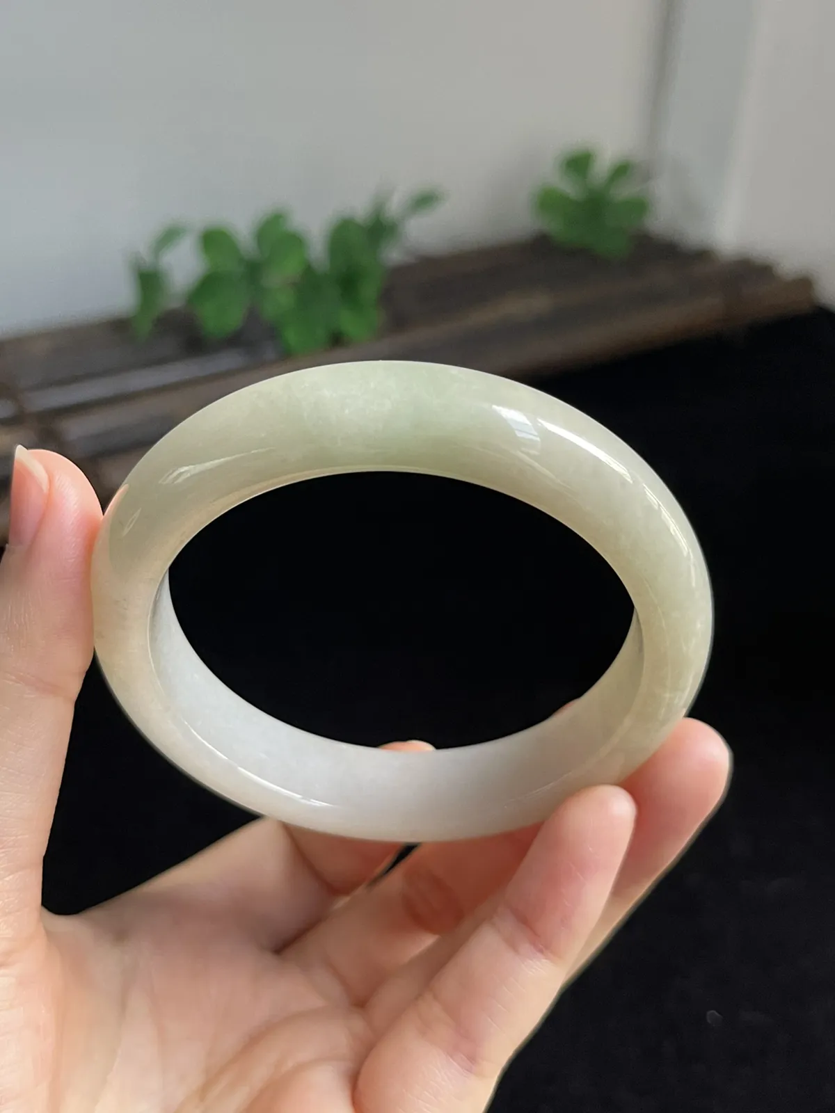 正圈56圈口，翡翠糯化种黄色手镯