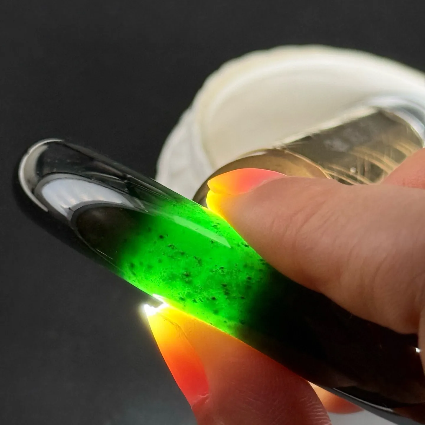 精品墨翠雪花棉手镯 种好色正 黑度极好 打灯通透 油性十足 尺寸57