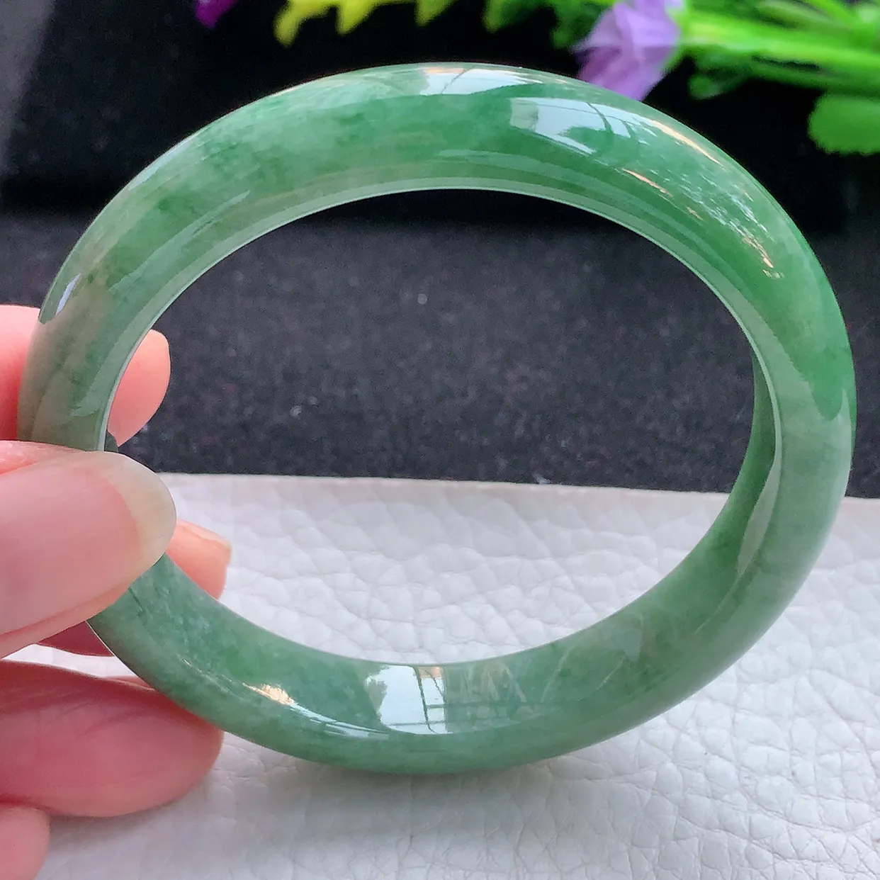 xx实拍56*11.8*7.6平安镯 天然翡翠A货手镯水润辣绿宽边正圈玉镯子