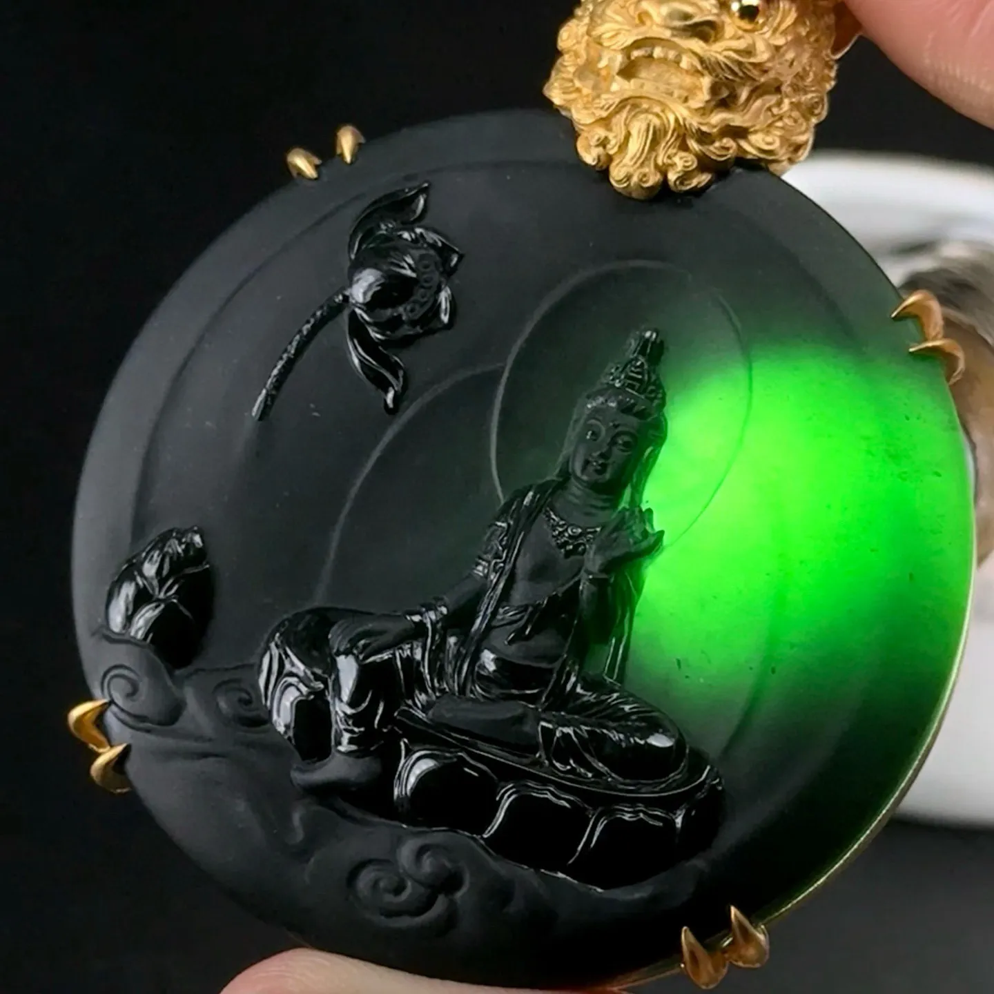 精品18k重金豪镶墨翠观音 种好色正 黑度好 打灯通透 油性十足 尺寸70