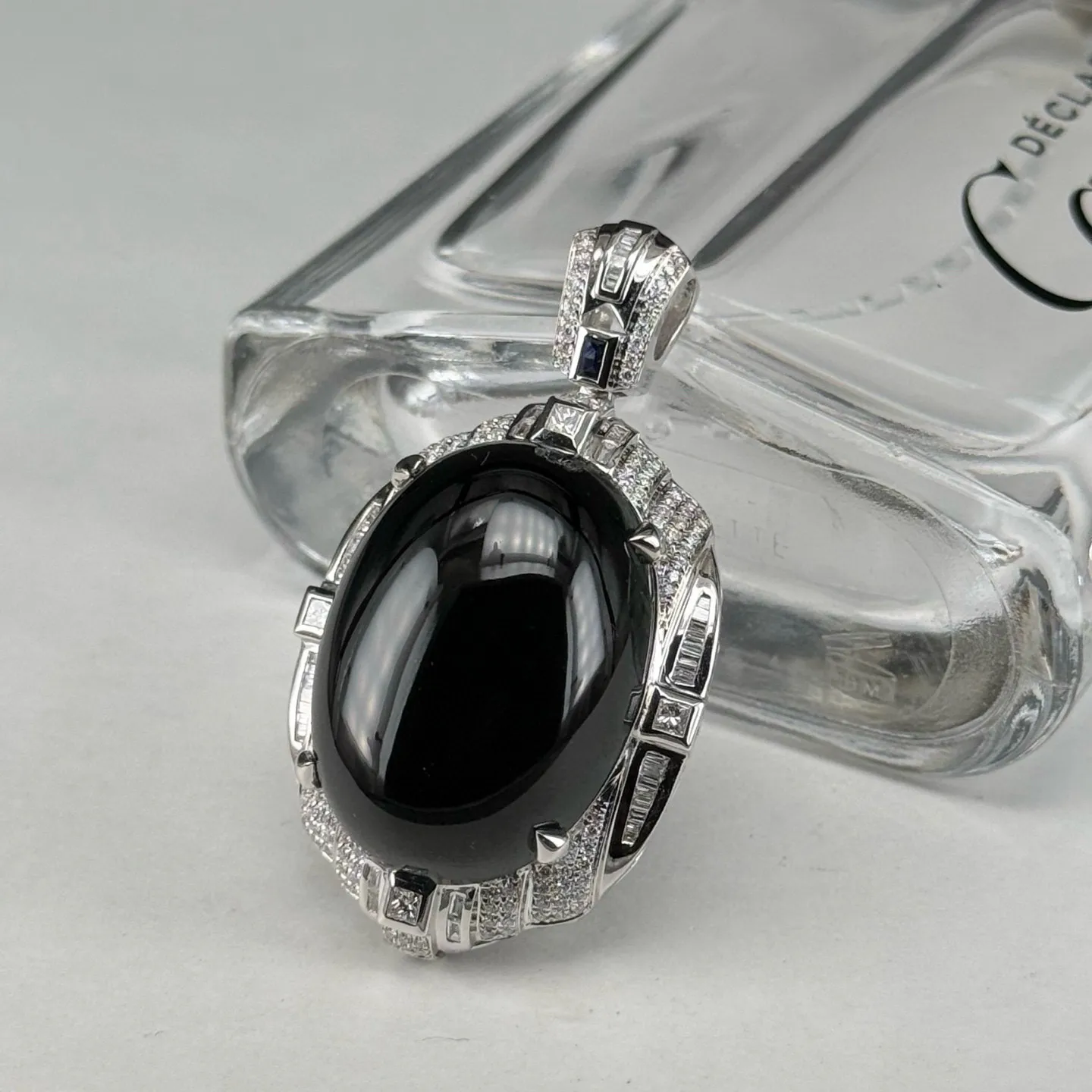 精品豪镶墨翠蛋面吊坠 种好色正 黑度极好 打灯通透 油性十足 尺寸45