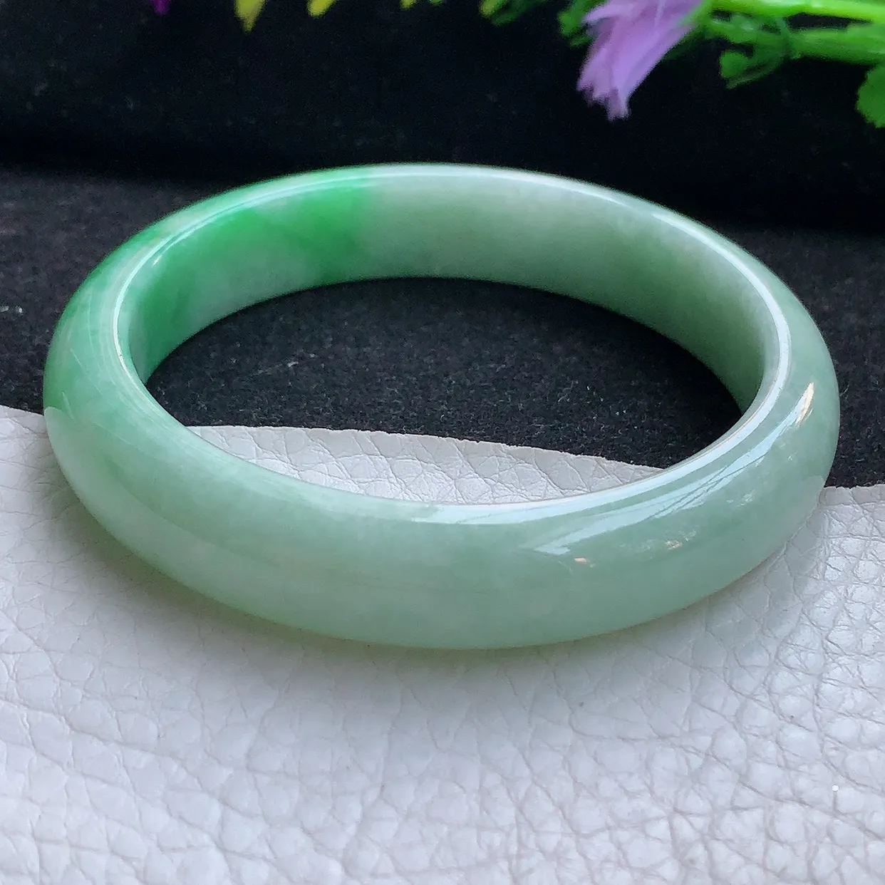 hy实拍56*12*7.4平安镯 天然翡翠A货手镯水润辣绿宽边正圈玉镯子