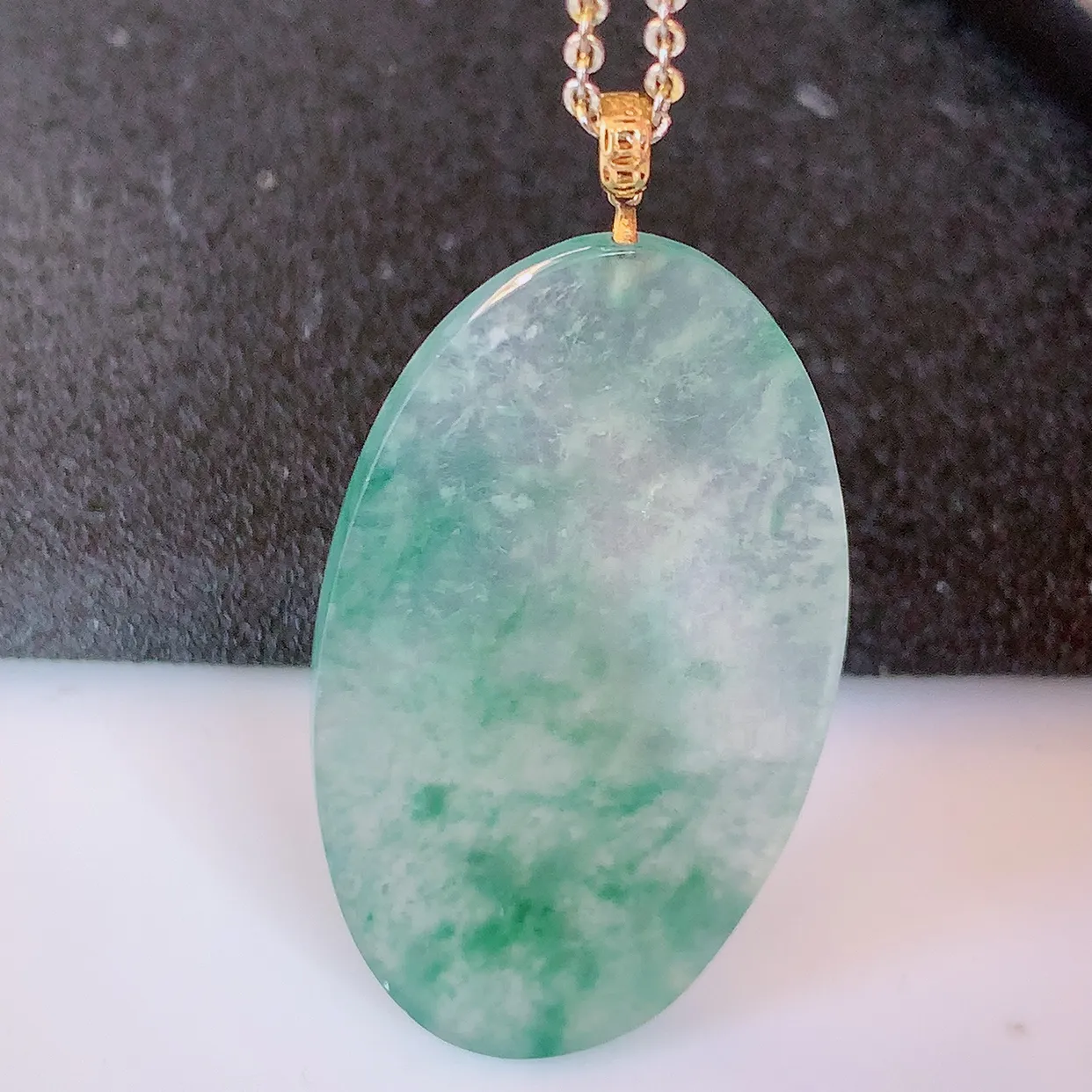 18K金镶嵌冰种飘花平安无事牌吊坠，翡翠无事牌，平平安安，无事牌翠色灵动，佩戴平安时尚！#57.28