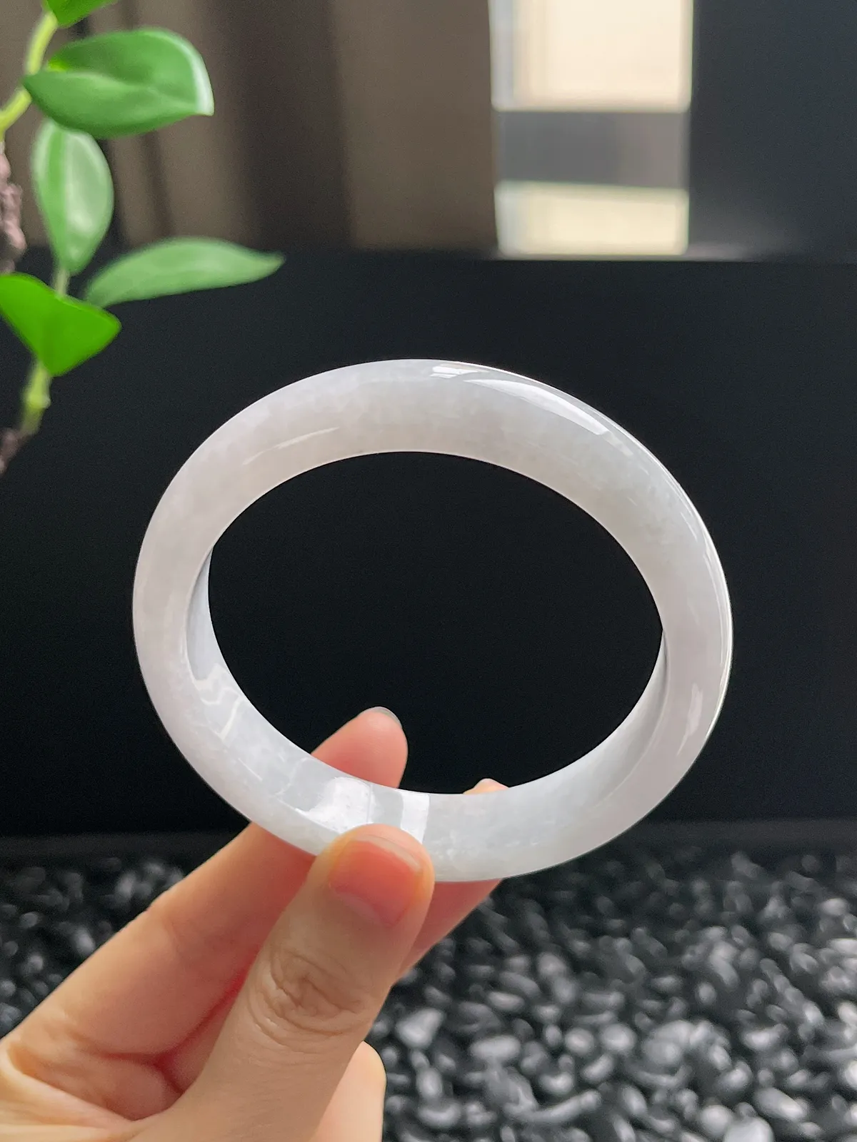 正圈59.5圈口，翡翠糯化种白色手镯