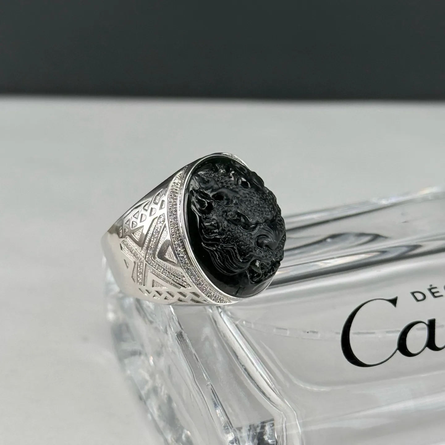 精品墨翠龙头戒面 种好色正 黑度极好 打灯通透 油性十足 尺寸21.5