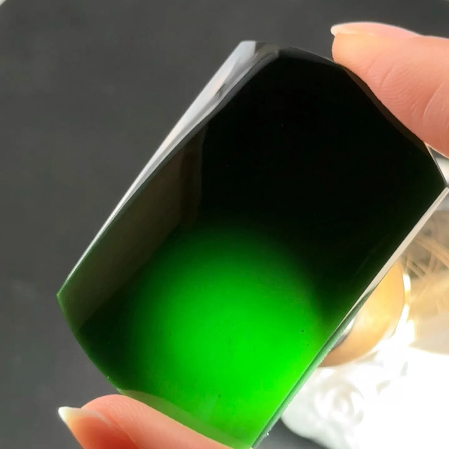 墨翠无事牌 种好色正 黑度极好 打灯通透 油性十足 尺寸49.3