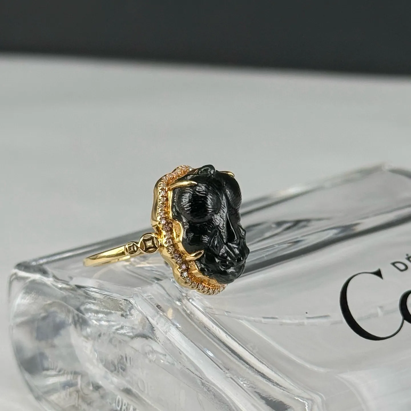 精品18k墨翠貔貅女戒 种好色正 黑度极好 打灯通透 油性十足 尺寸15.1