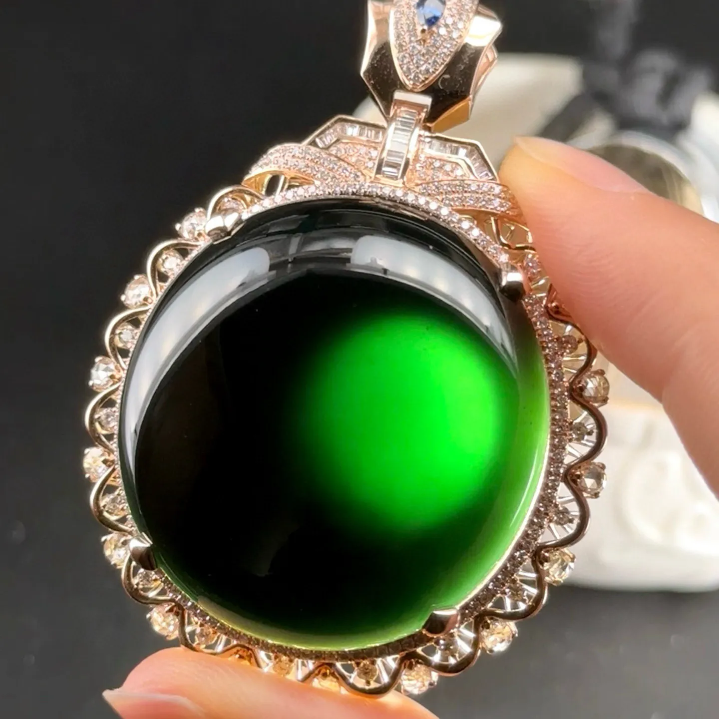 墨翠蛋面吊坠 重金豪镶 打灯通透 油性十足 尺寸57.1