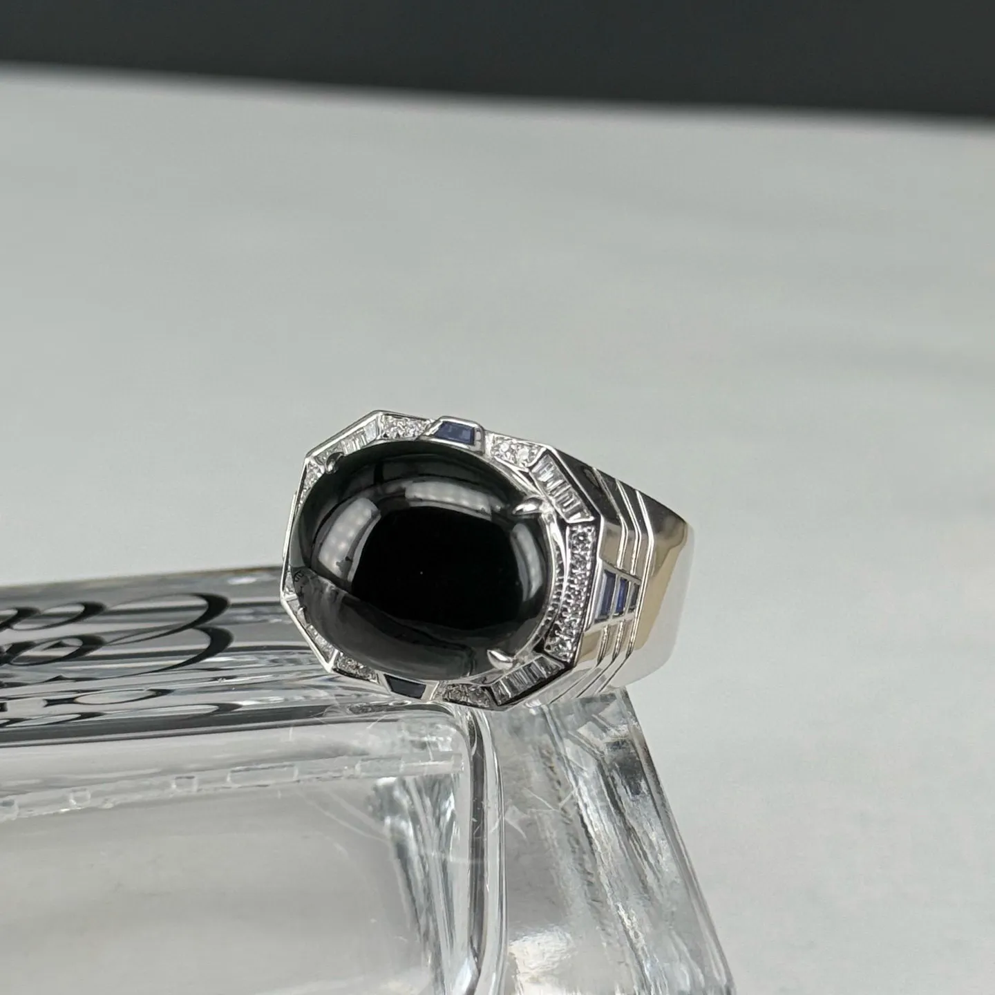 精品18k墨翠蛋面男戒 重金豪镶 打灯通透 油性十足 尺寸16.9