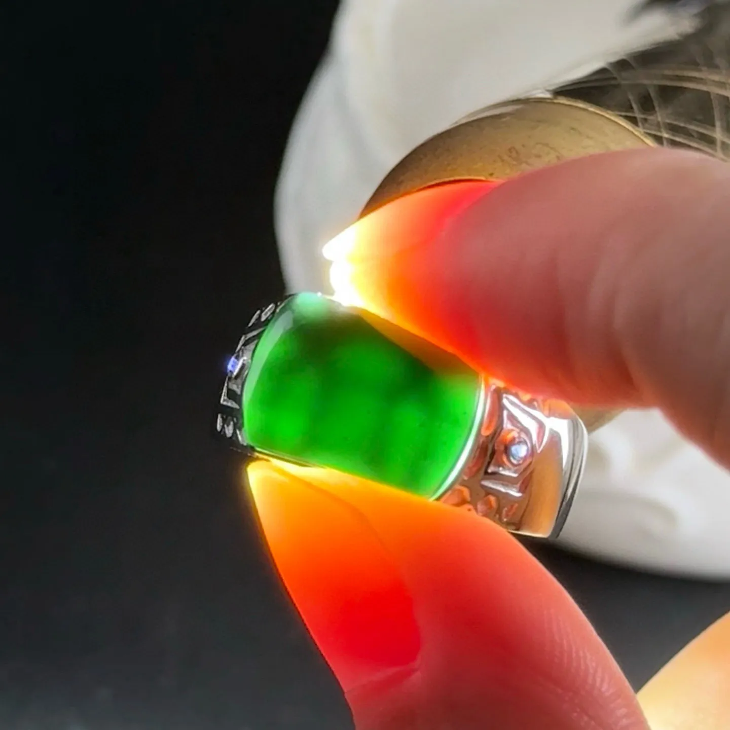 精品18k墨翠马鞍男戒 重金豪镶 打灯通透 油性十足 尺寸12.8