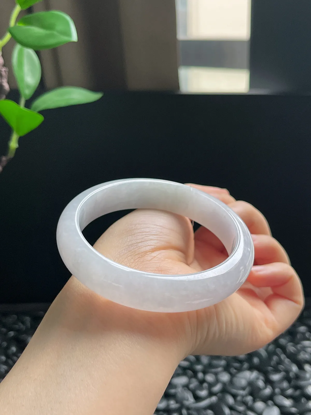 正圈59.5圈口，翡翠糯化种白色手镯