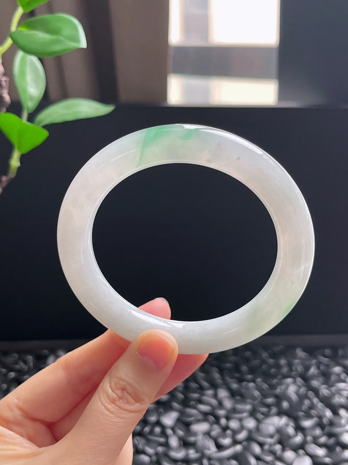 圆镯60圈口，翡翠冰糯种飘花手镯