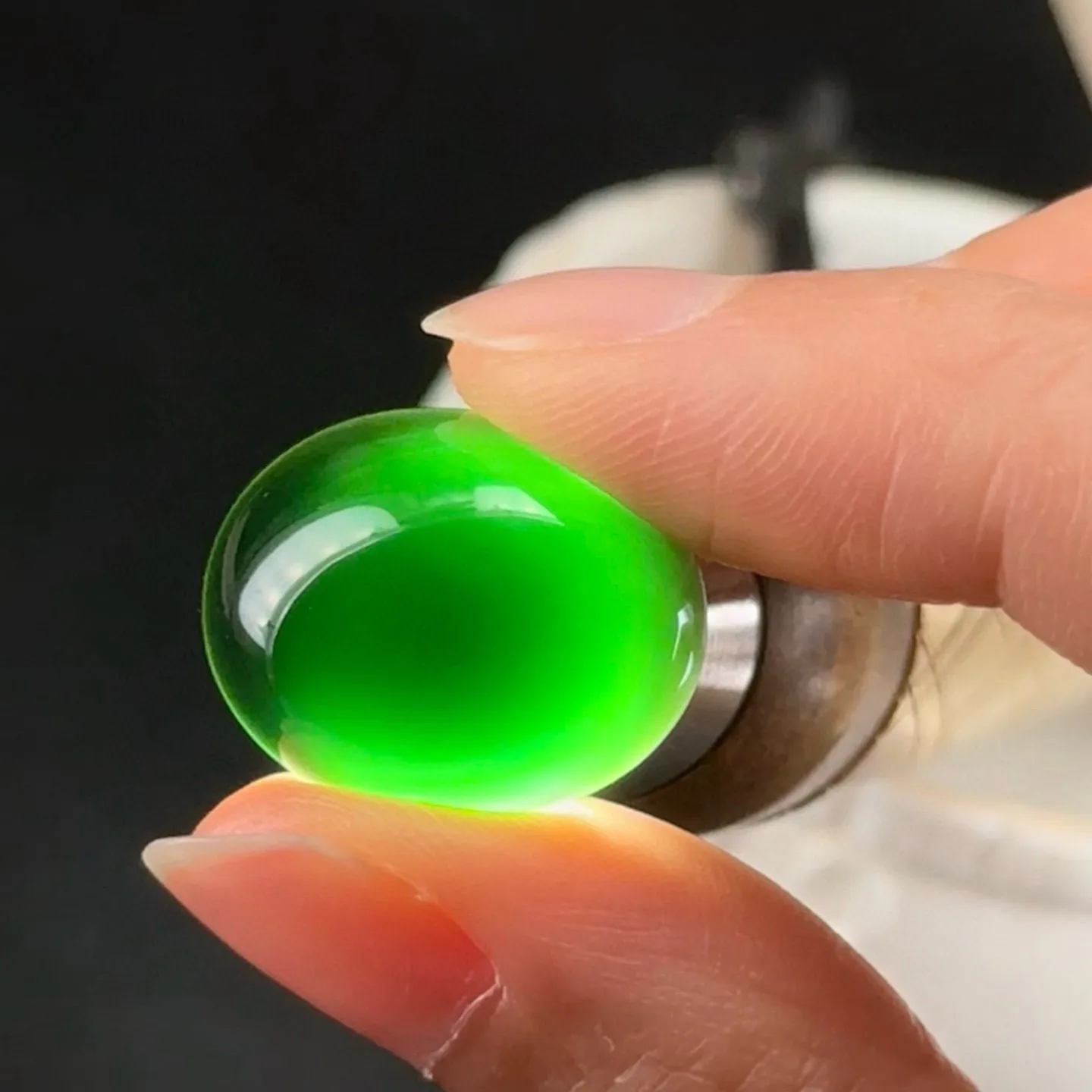 墨翠裸石蛋面 种好色正 黑度极好 打灯通透 油性十足  尺寸21