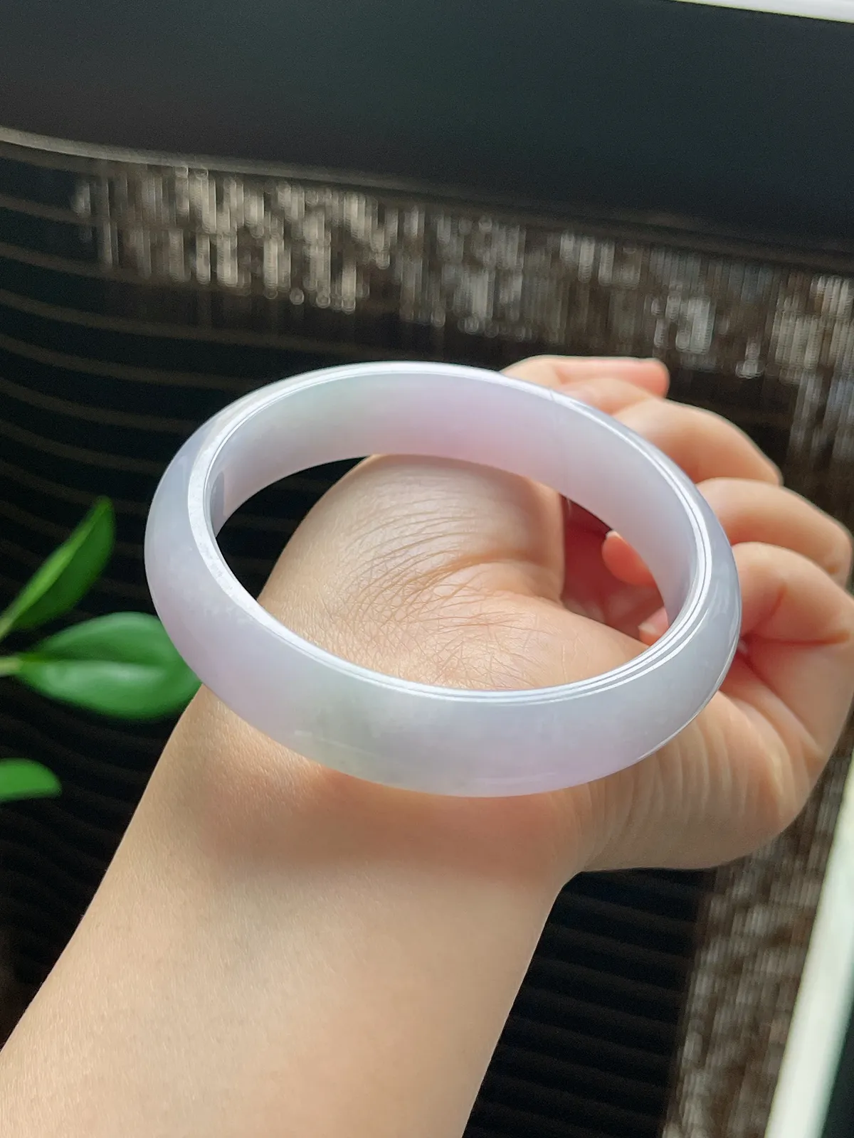 正圈59.4圈口，翡翠糯化种淡紫色手镯