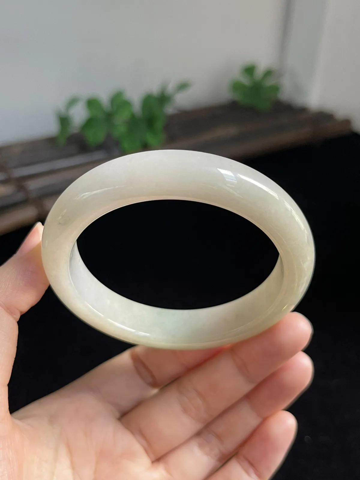 正圈56圈口，翡翠糯化种黄色手镯