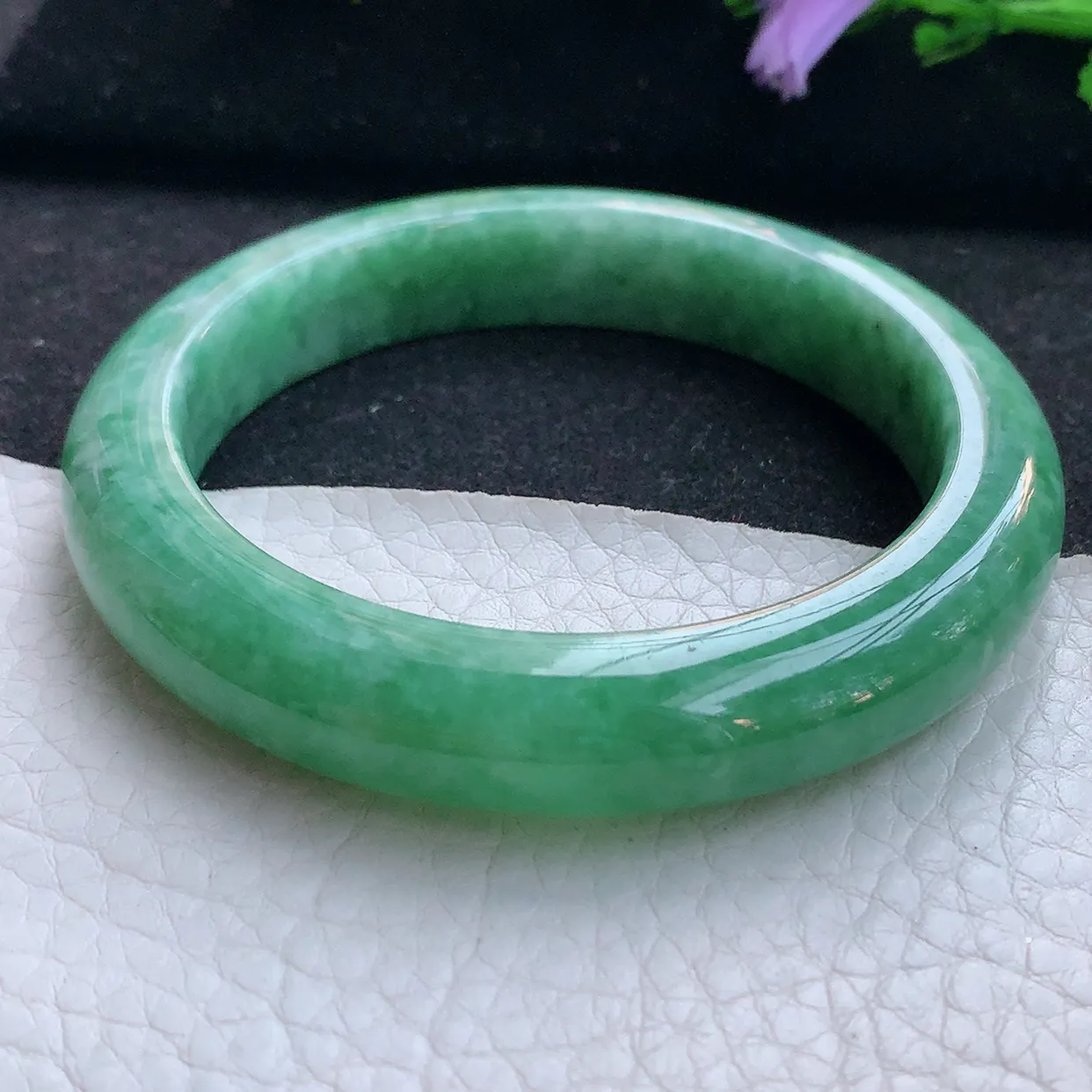 js实拍55*11.5*8平安镯 天然翡翠A货手镯满绿宽边正圈玉镯子