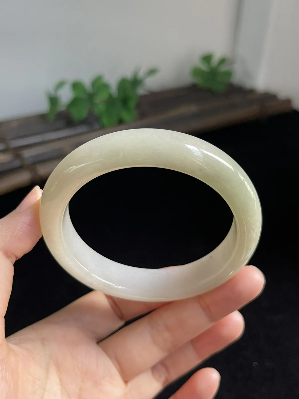 正圈56圈口，翡翠糯化种黄色手镯