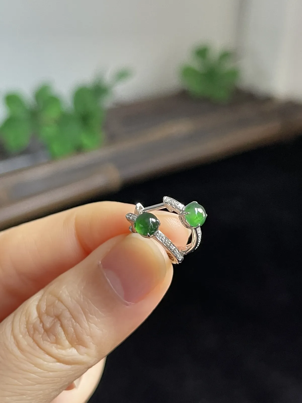 翡翠18K耳钉，美丽灵动