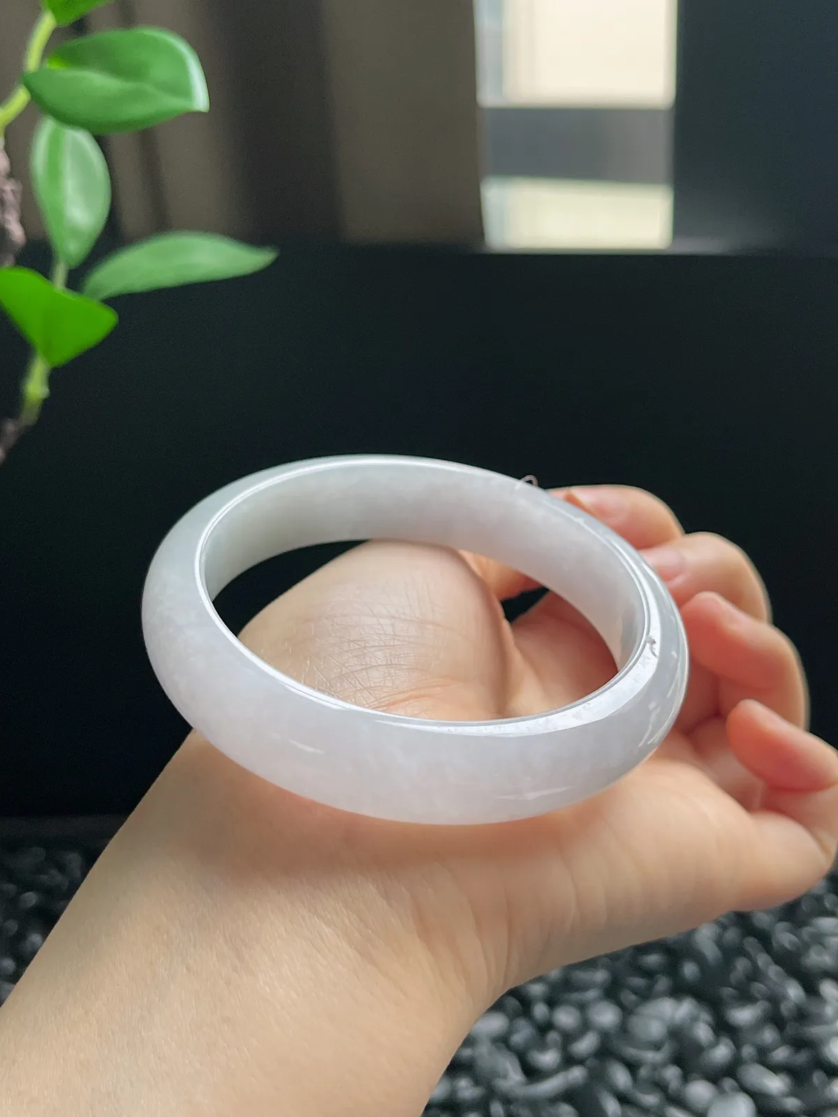 正圈59.5圈口，翡翠糯化种白色手镯