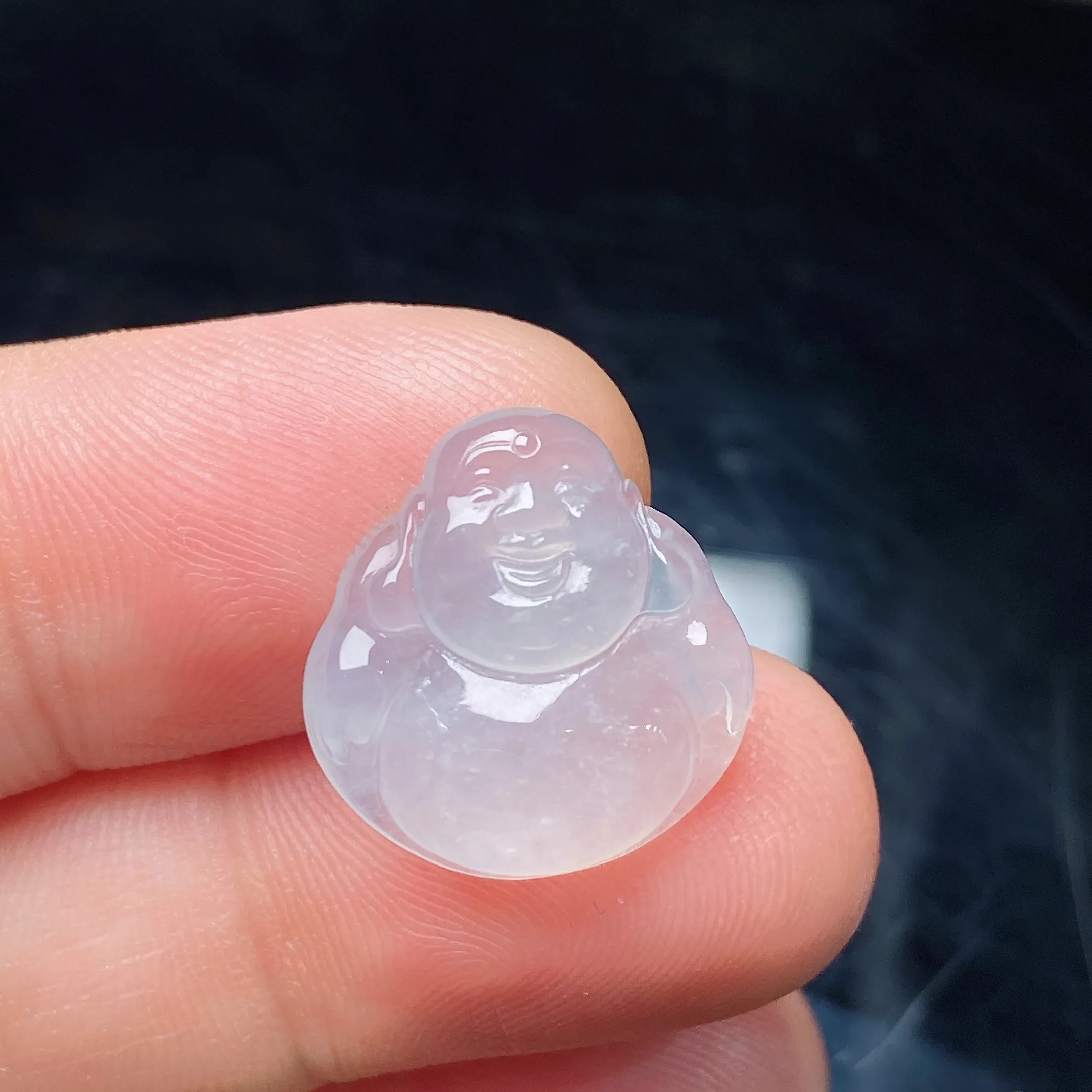 冰种舒佛，冰润细腻，品相好，种水足，整体尺寸16.8*15.8*3.7