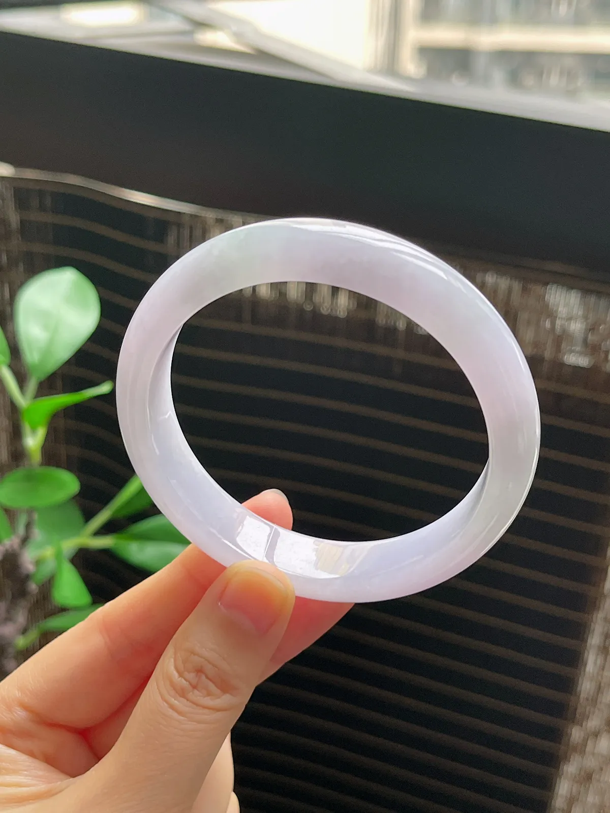 正圈59.4圈口，翡翠糯化种淡紫色手镯