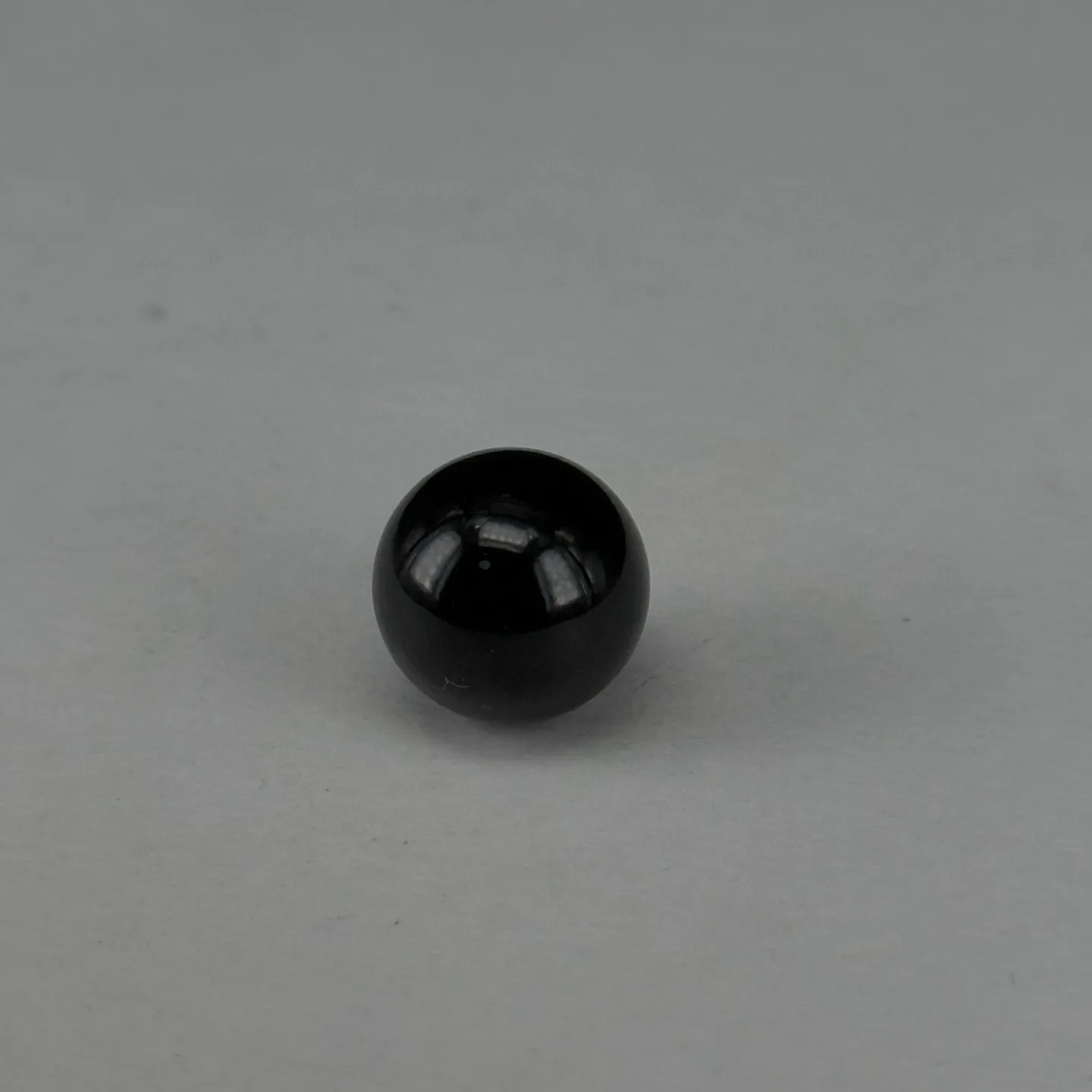 精品墨翠珠子 种好色正 黑度极好 打灯通透 油性十足 尺寸13.5