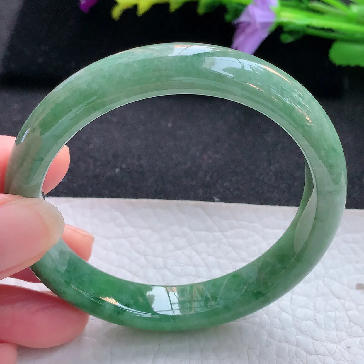 xx实拍56*11.8*7.6平安镯 天然翡翠A货手镯水润辣绿宽边正圈玉镯子