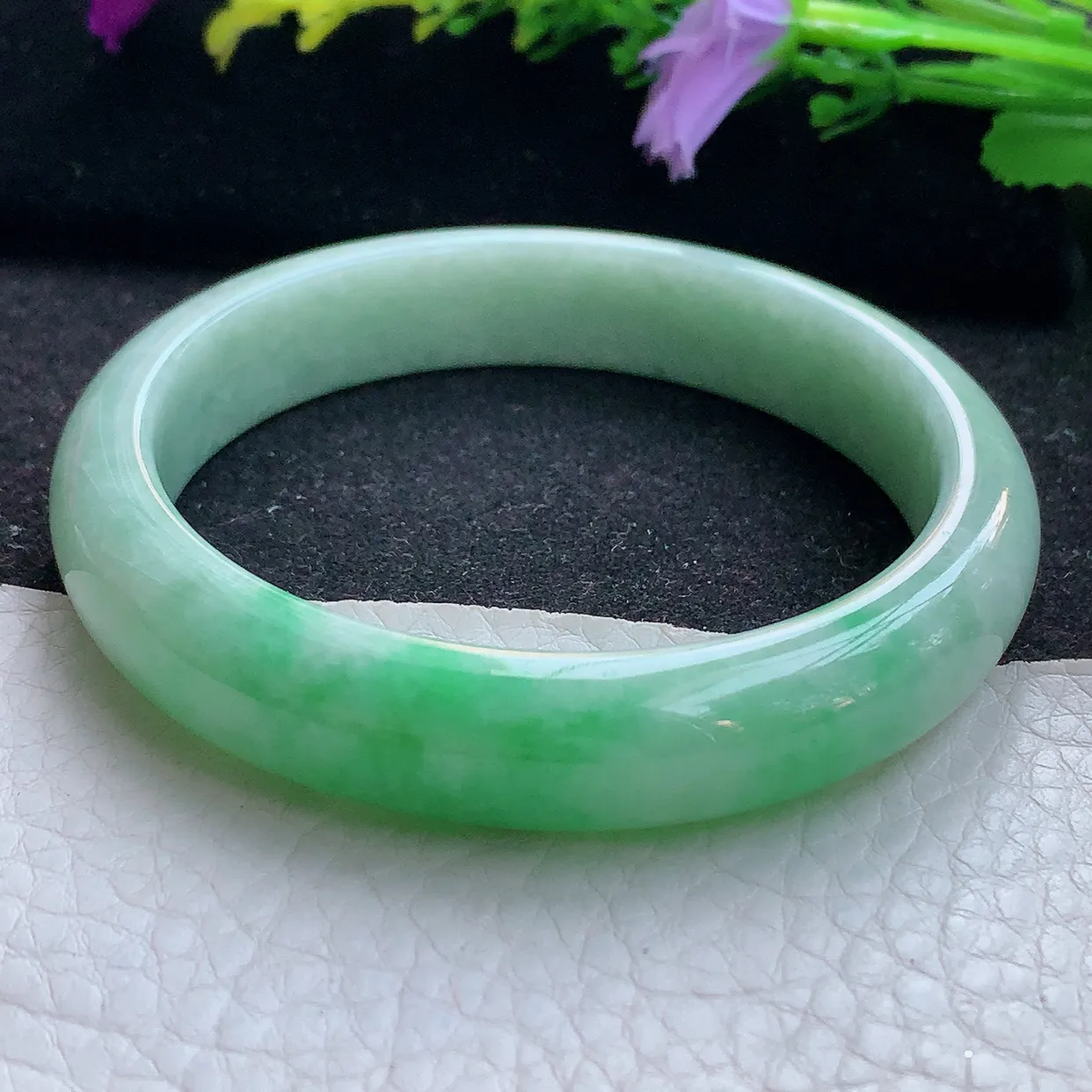 hy实拍56*12*7.4平安镯 天然翡翠A货手镯水润辣绿宽边正圈玉镯子