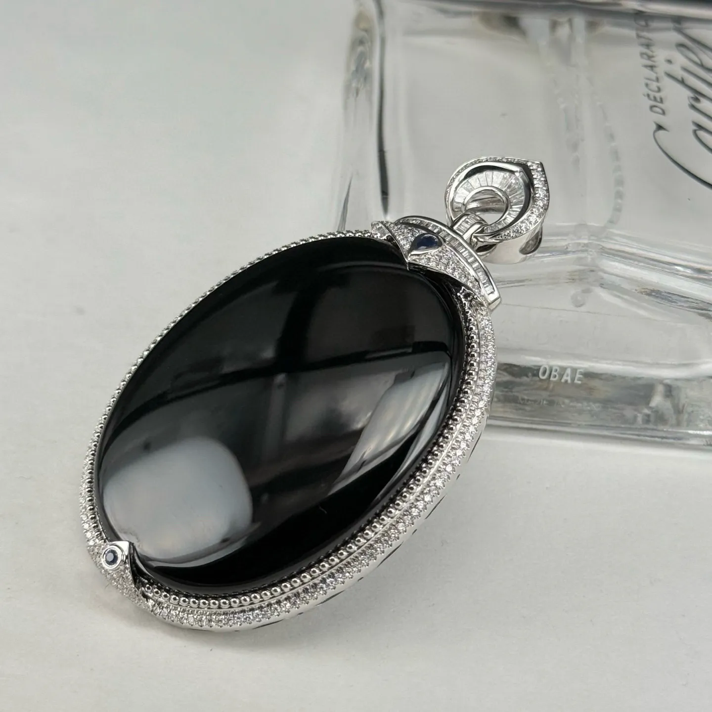 墨翠无事牌 种好色正 黑度极好 打灯通透 油性十足 尺寸66.8