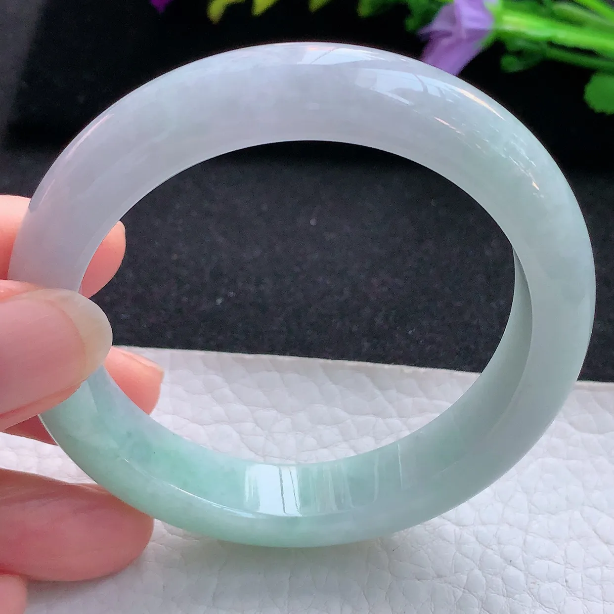 js实拍54.5*12*8.4平安镯 翡翠A货手镯水润半山水宽边正圈玉镯子