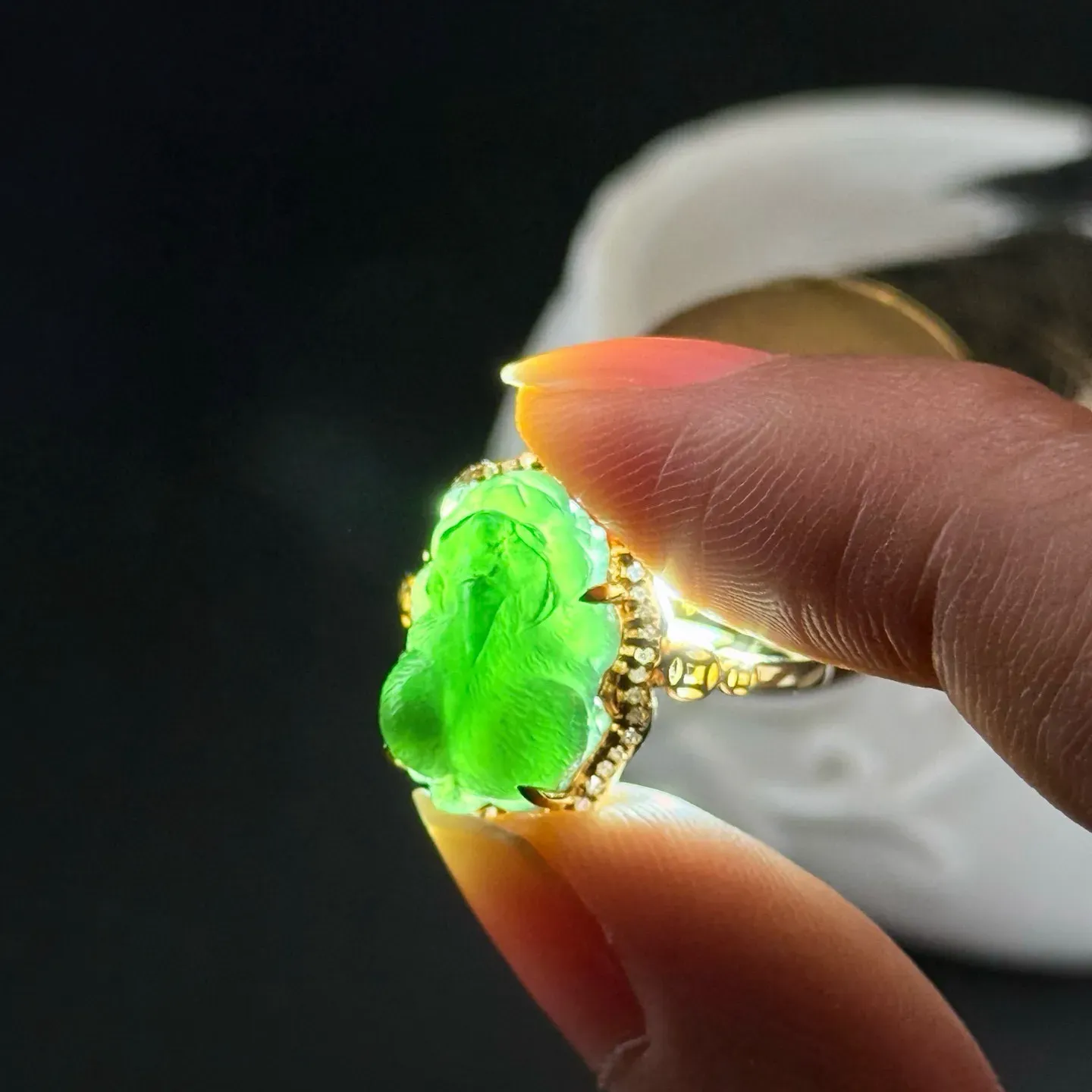 精品18k墨翠貔貅女戒 种好色正 黑度极好 打灯通透 油性十足 尺寸15.1