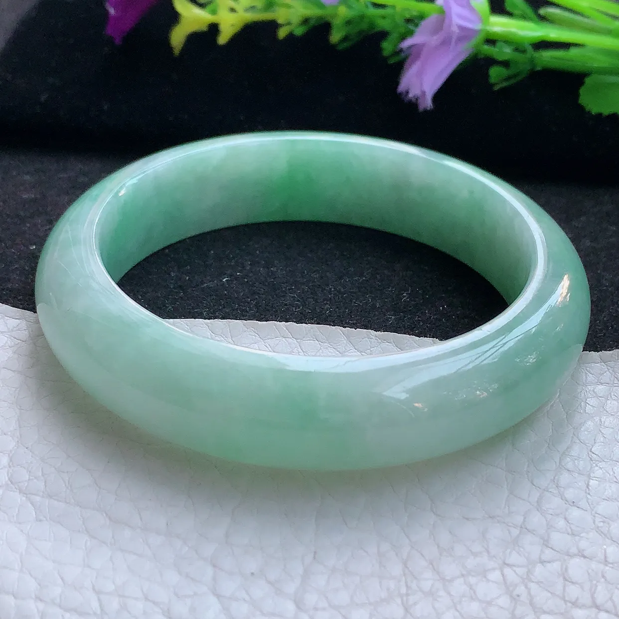 hy实拍58*14.3*8.8平安镯 天然翡翠A货手镯清新飘绿宽边正圈玉镯子