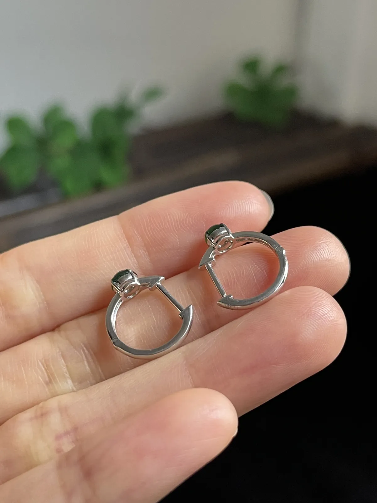 翡翠18K耳钉，美丽灵动