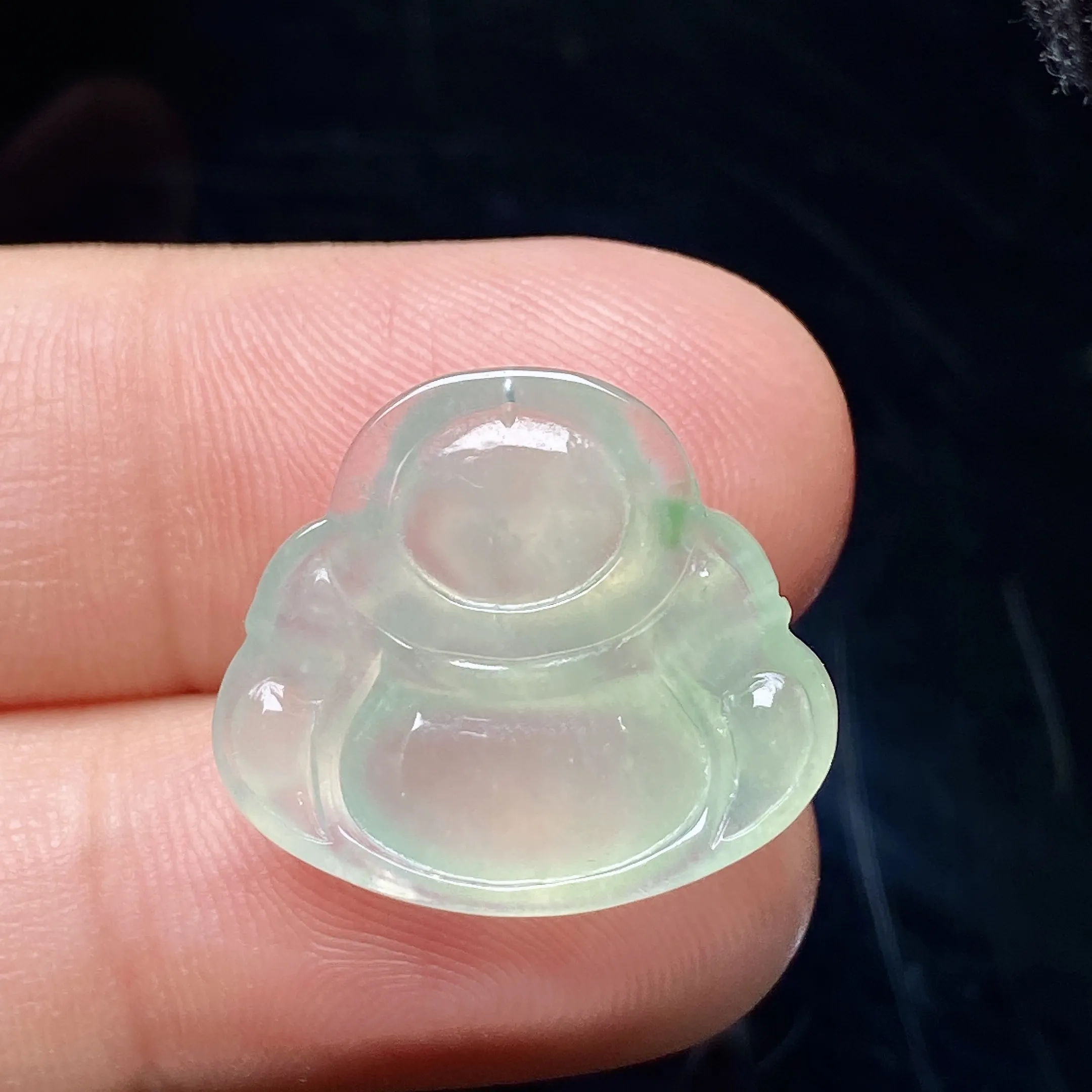 冰晴底笑佛，冰润细腻，品相饱满，种水足 整体尺寸17.9*20*4.7