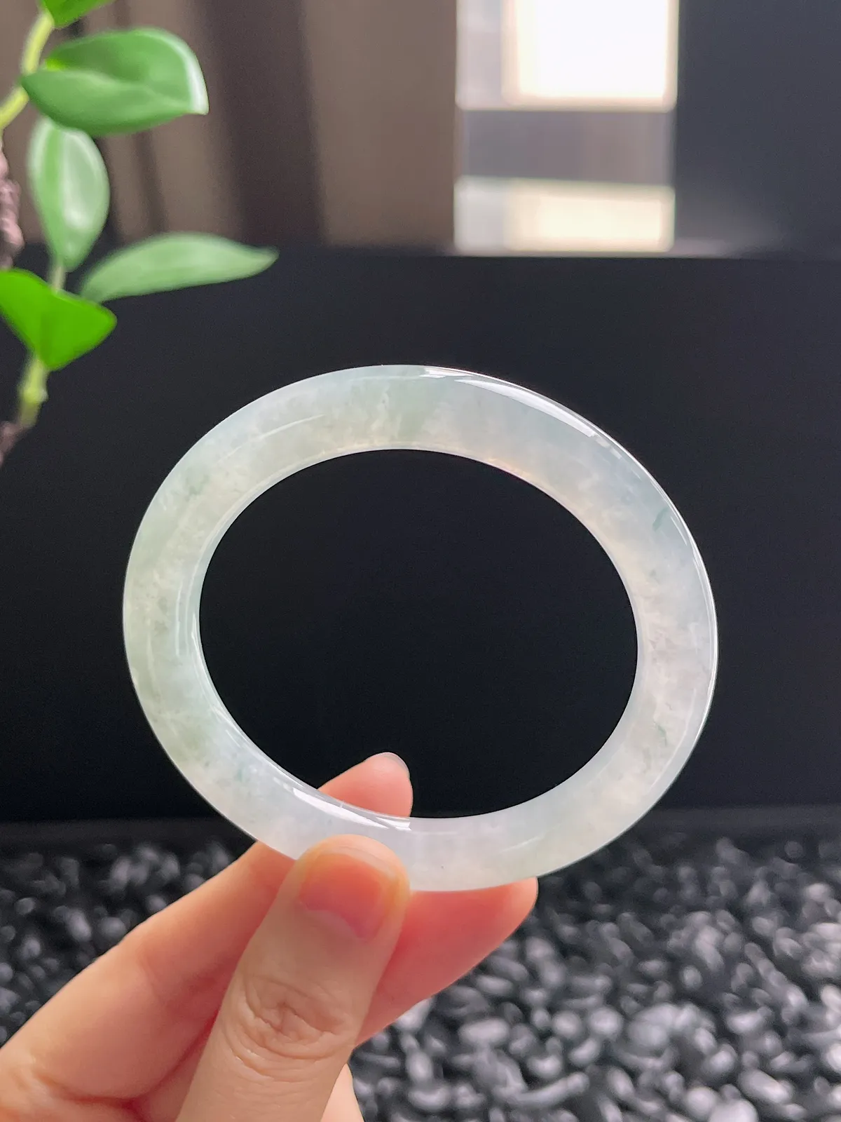 圆镯53.8圈口，翡翠冰糯种白色手镯