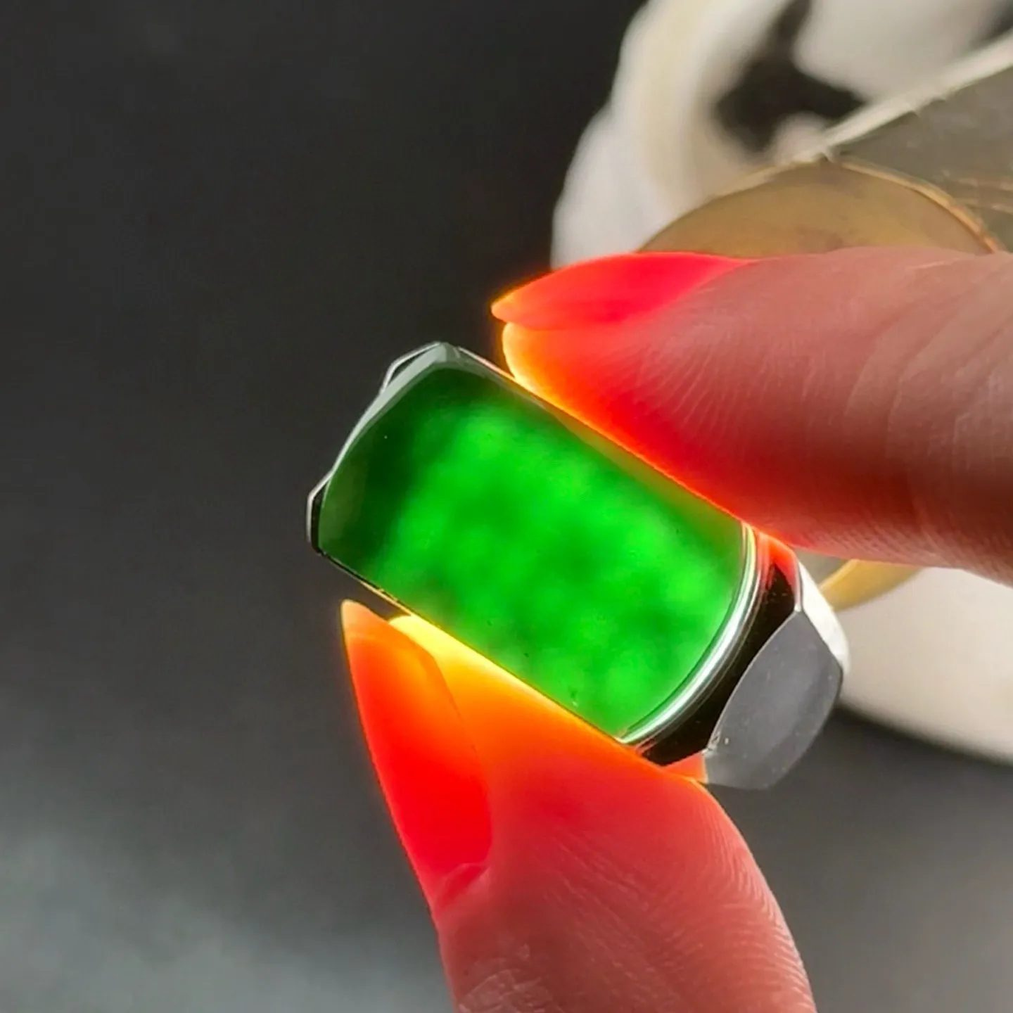 精品18k白金墨翠马鞍男戒 种好色正 黑度极好 打灯通透 油性十足 尺寸19.3