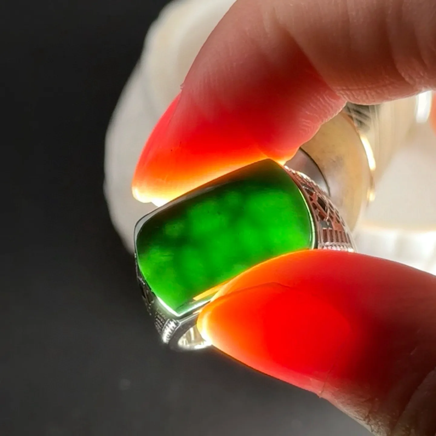 精品18k墨翠马鞍男戒 重金豪镶 打灯通透 油性十足 尺寸17.3