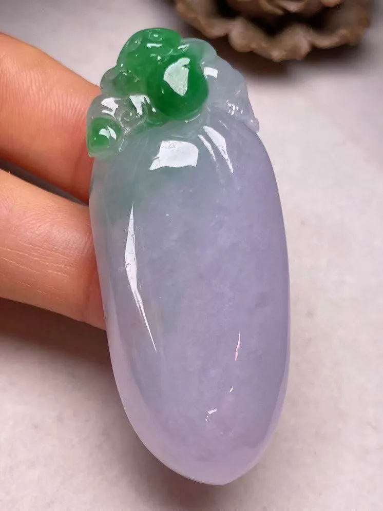 冰糯种紫罗兰俏色【福瓜】吊坠，种水好，玉质细腻 ，卖相好‘
