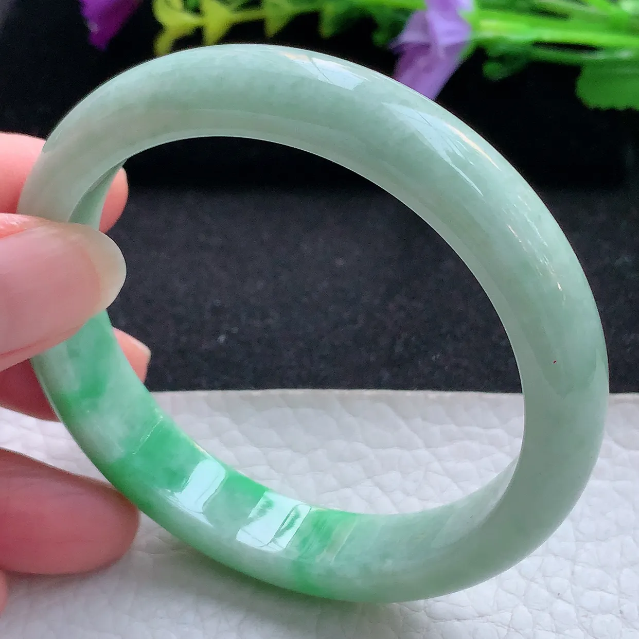 hy实拍56*12*7.4平安镯 天然翡翠A货手镯水润辣绿宽边正圈玉镯子