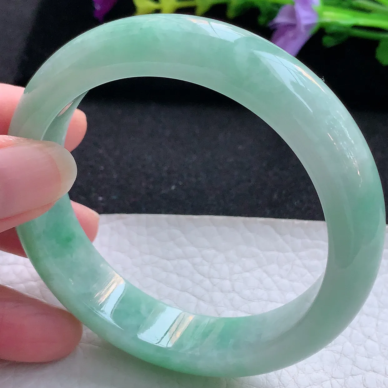 hy实拍58*14.3*8.8平安镯 天然翡翠A货手镯清新飘绿宽边正圈玉镯子