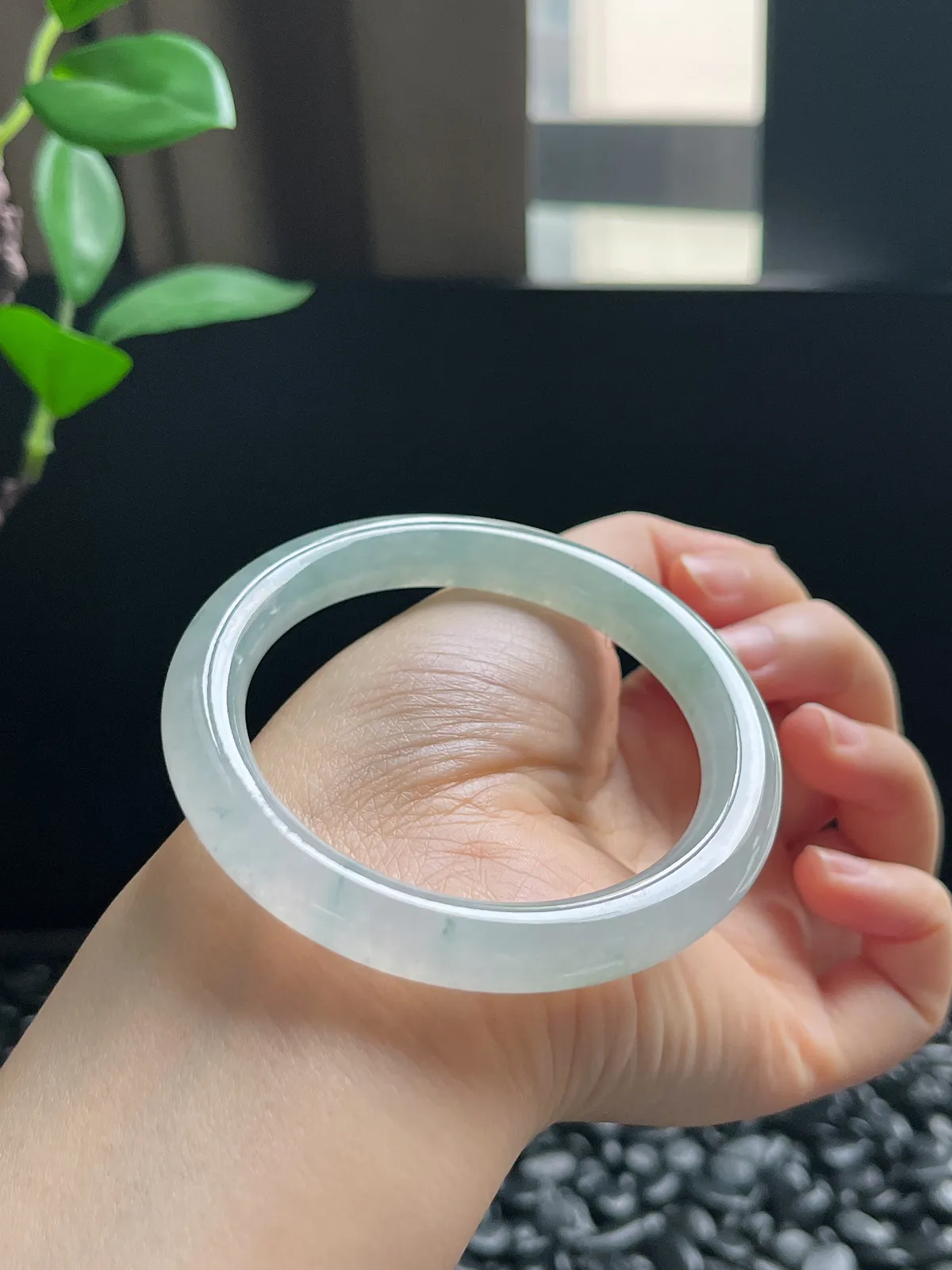 圆镯53.8圈口，翡翠冰糯种白色手镯