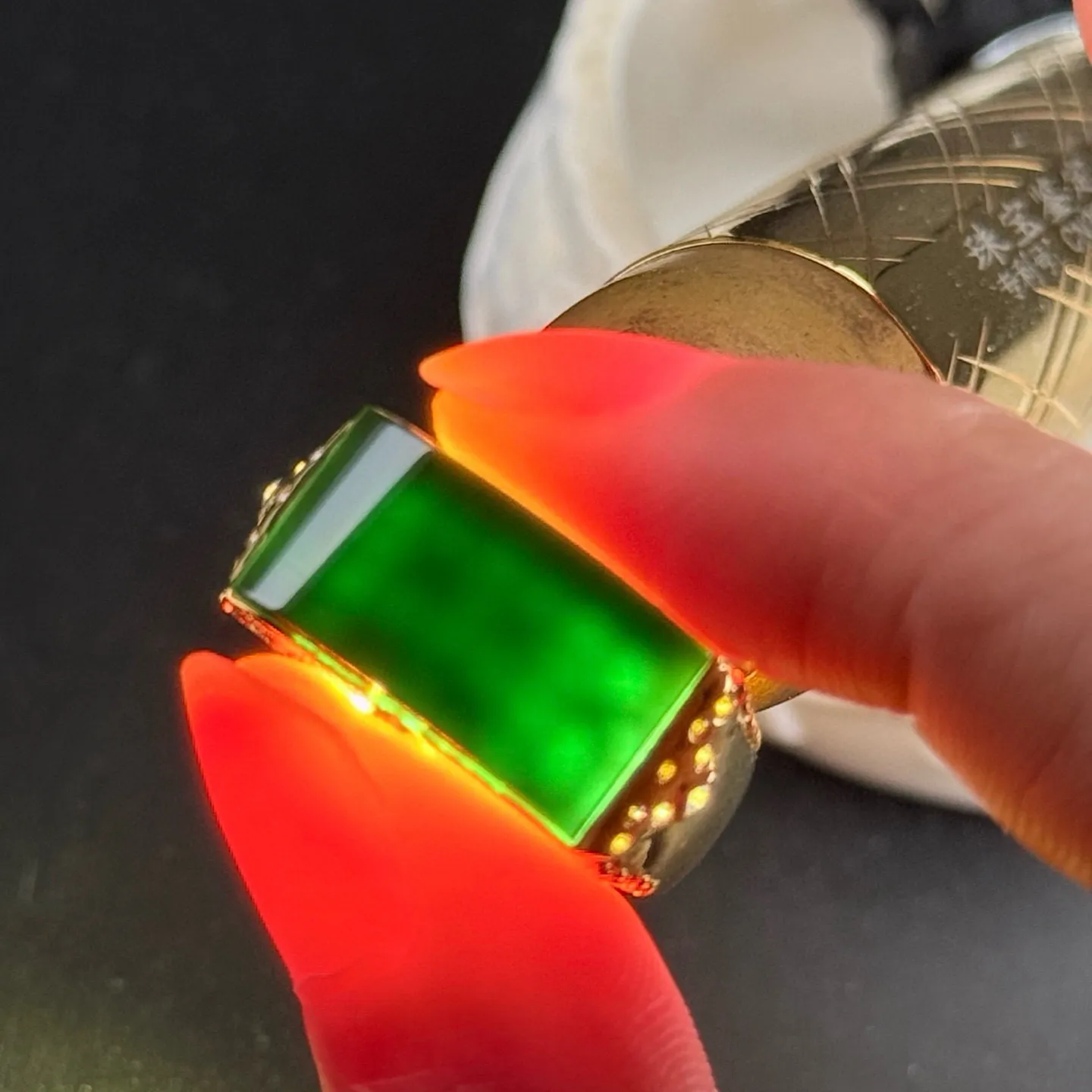 精品18k墨翠仿古男戒 重金豪镶 打灯通透 油性十足