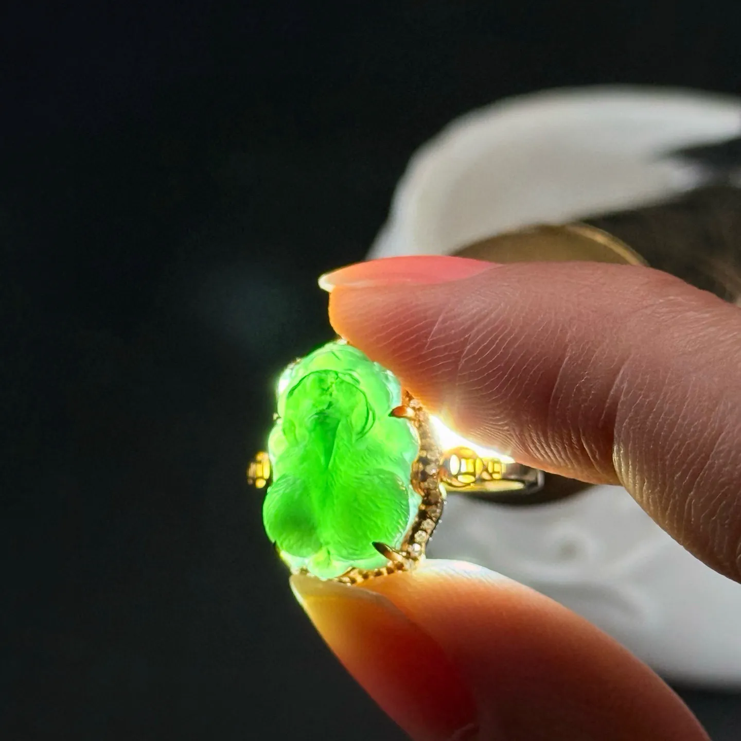 精品18k墨翠貔貅女戒 种好色正 黑度极好 打灯通透 油性十足 尺寸15.1