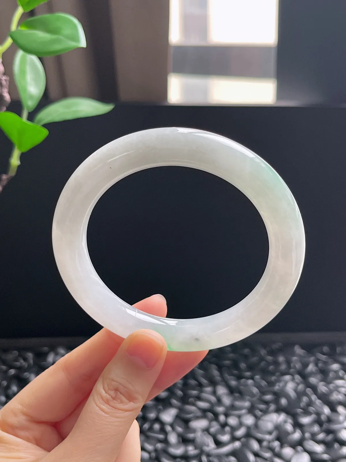 圆镯60圈口，翡翠冰糯种飘花手镯